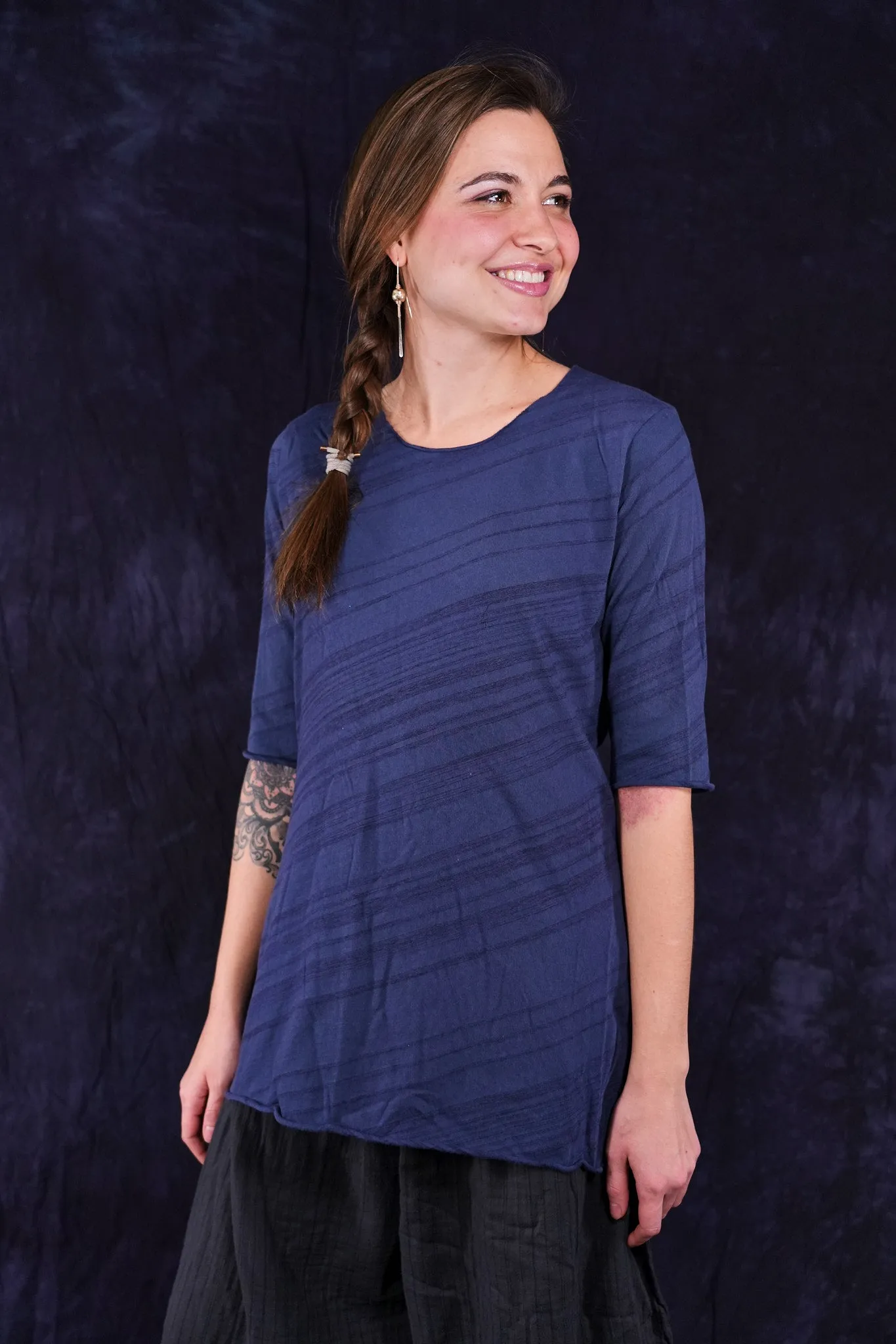 1149 Horizon Tee Bluette-U
