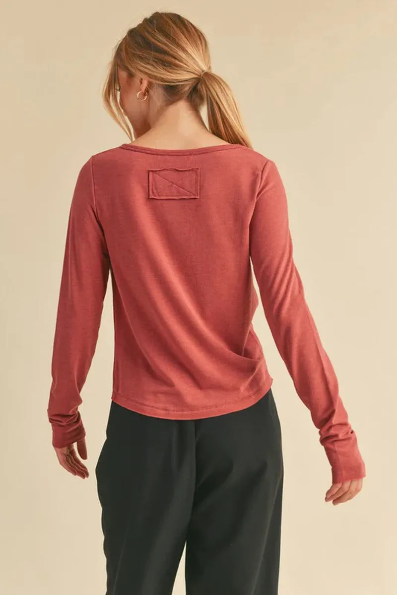 Aemi Co Ruched Front round Neck Long Sleeve T-Shirt