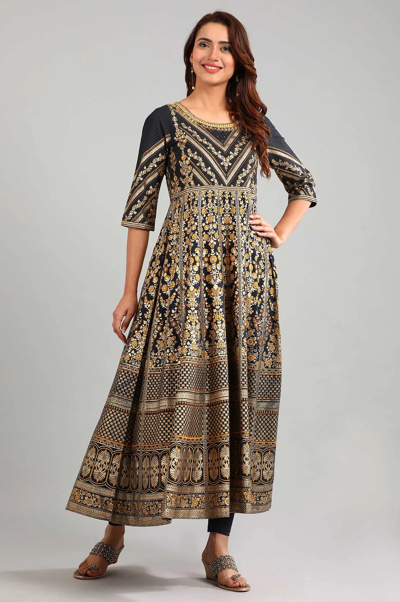 Black Round Neck Embellished kurta Set